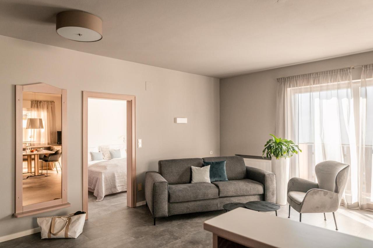 Apartmenthotel Ritterhof Suites & Breakfast Schenna Exteriör bild