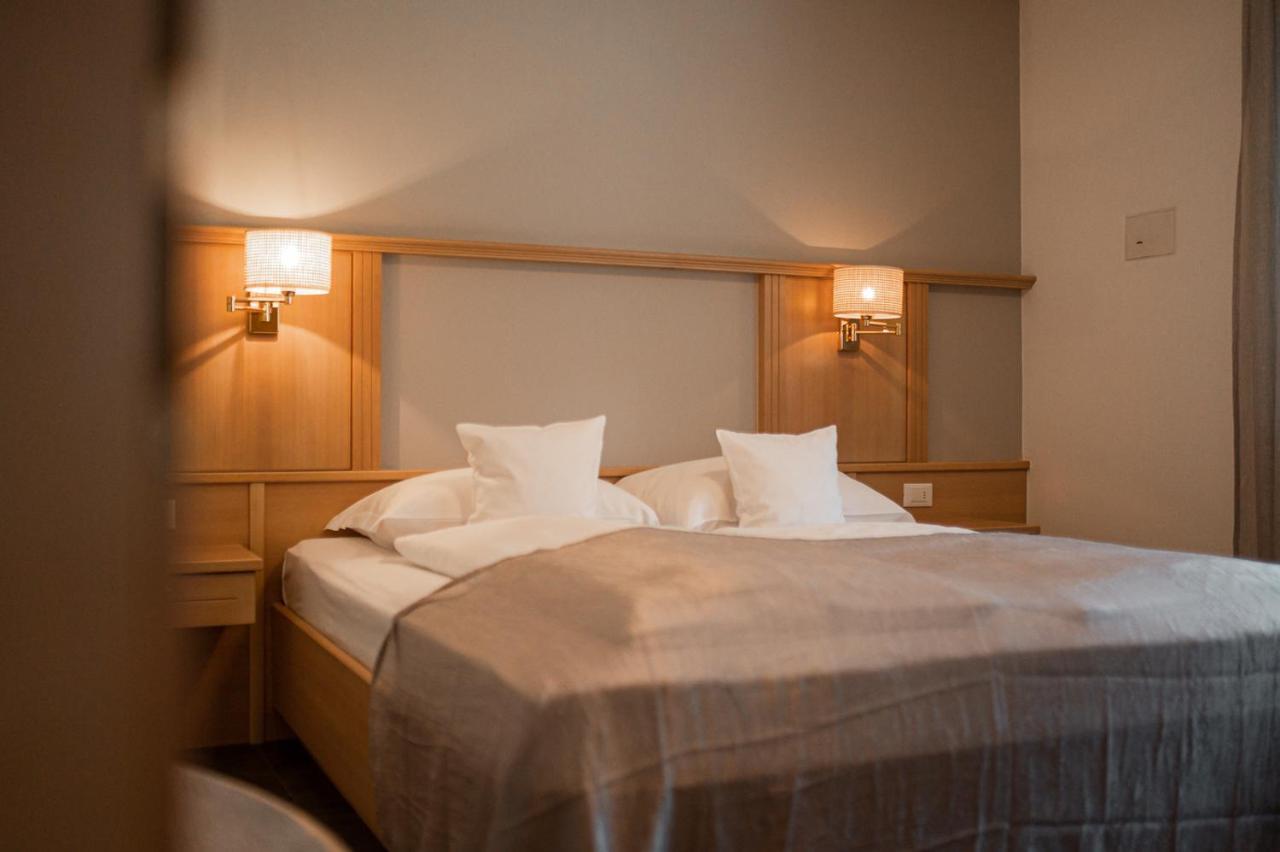 Apartmenthotel Ritterhof Suites & Breakfast Schenna Exteriör bild