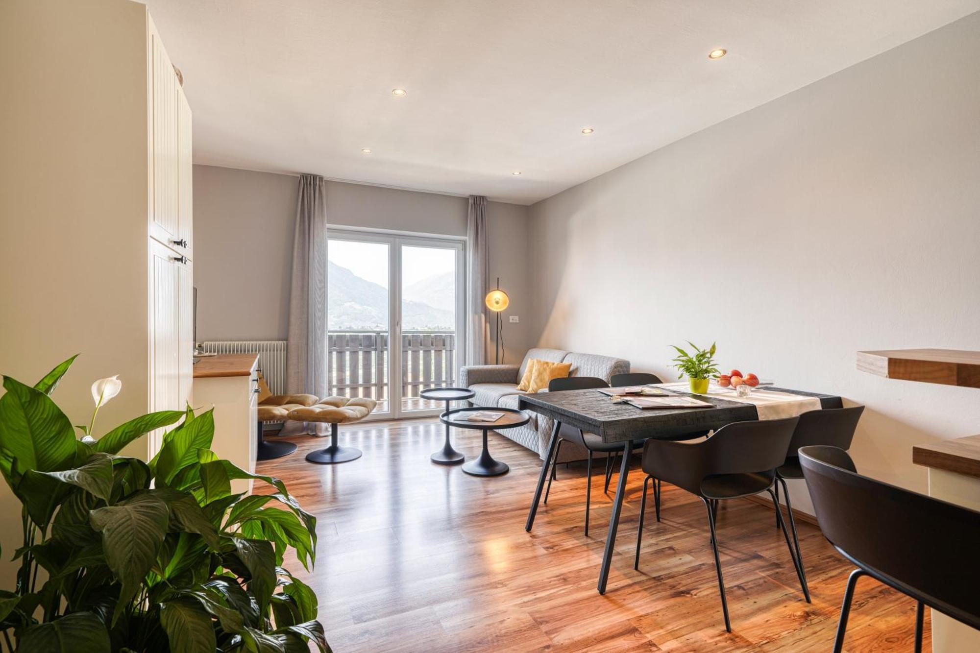 Apartmenthotel Ritterhof Suites & Breakfast Schenna Exteriör bild