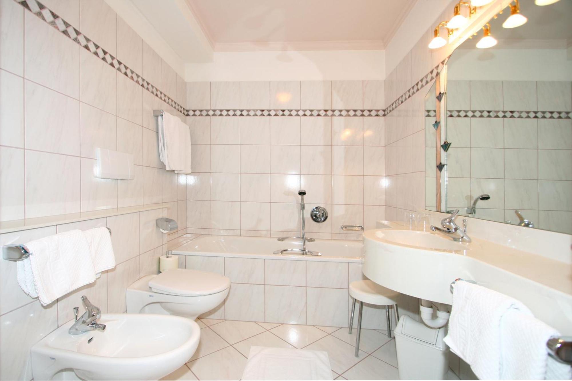 Apartmenthotel Ritterhof Suites & Breakfast Schenna Exteriör bild